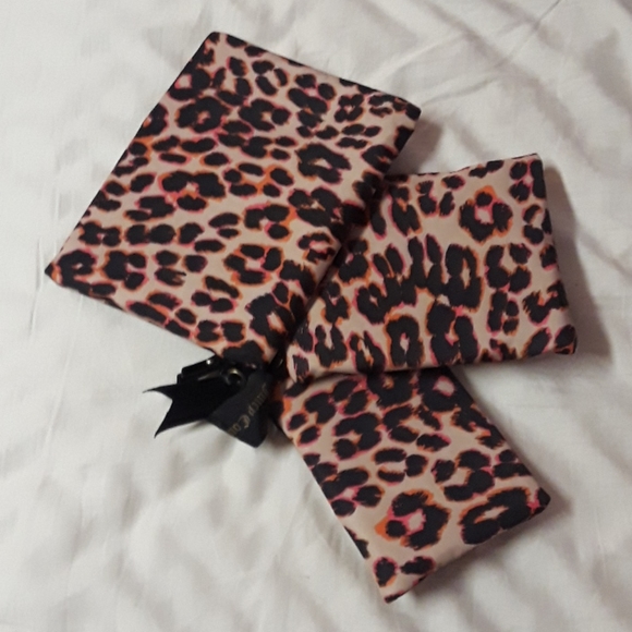 Juicy Couture Make Up Bags set of 3 NWT - Picture 2 of 3